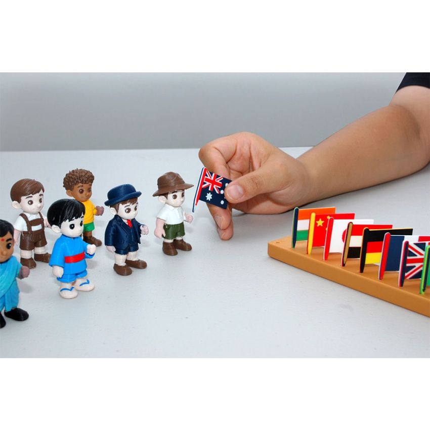 Children Around the World with Flags – Starter Set (10 Boys)