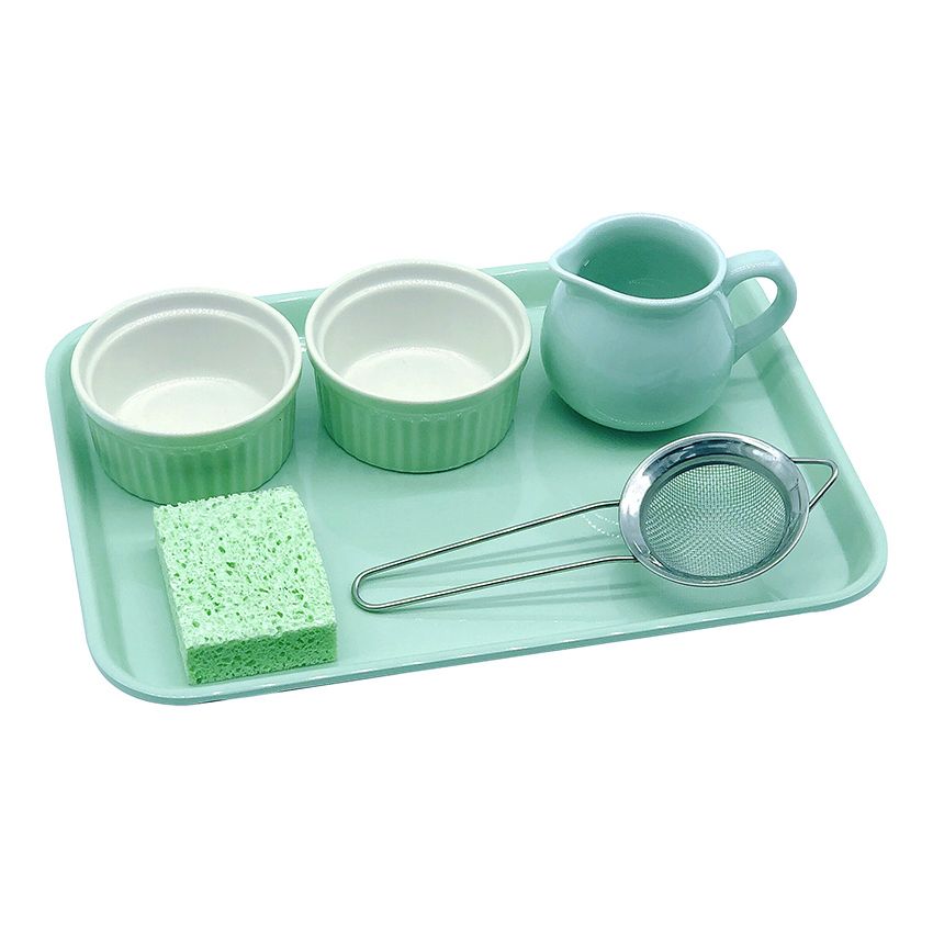 Water Transfer Using A Strainer - Green